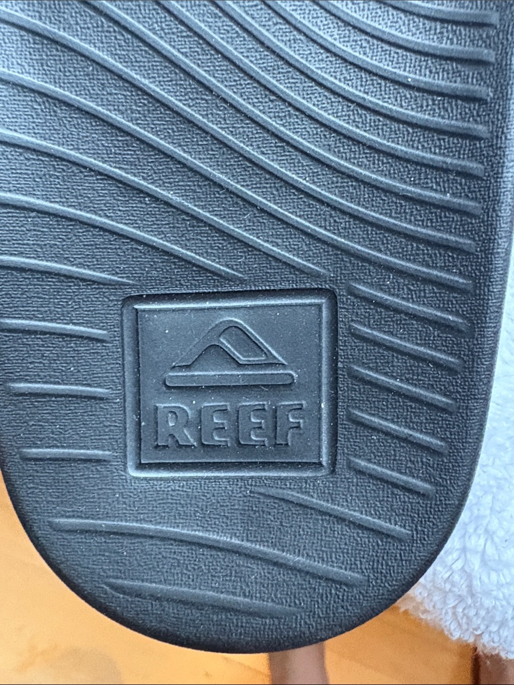 Reef Black Textured Slide with Embossed Logo - Picture 2 of 5